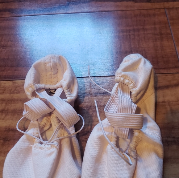 3 girls ballet shoes size 1 & 13 leather & canvas Stelle Capezio & Wear Moi - Picture 13 of 16